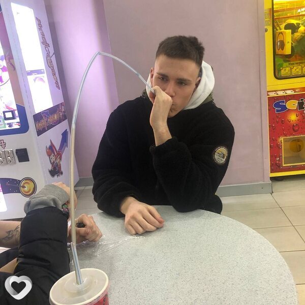 Толя, 21, Москве — анкета №588479