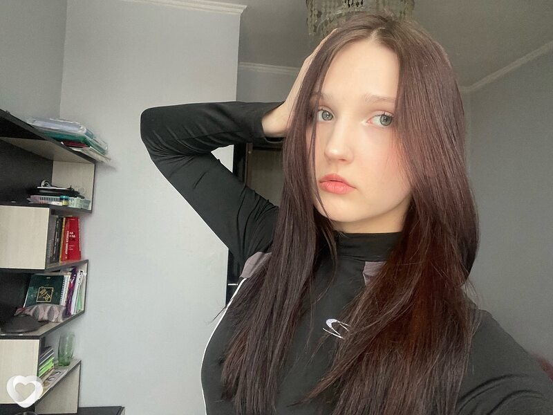 Аня, 21, Кирове — анкета №591436