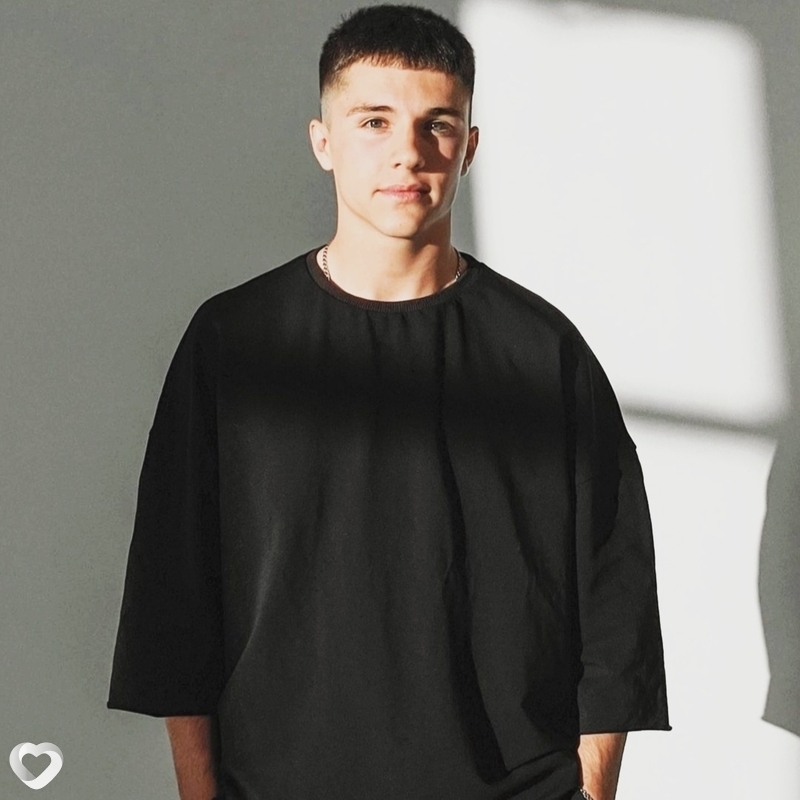 Коля, 22, Киеве — анкета №600080