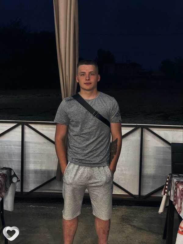 Artem, 21, Камышлове — анкета №611399