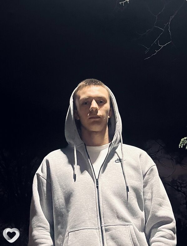Захар, 21, Москве — анкета №616889