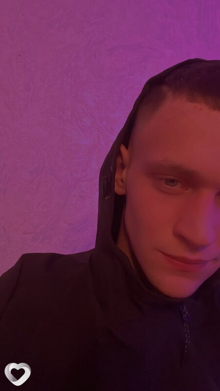 Вова, 23, Северске — анкета №628056
