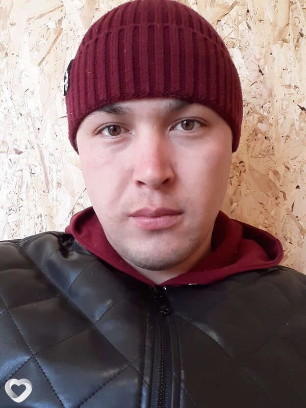 Паша, 26, Саяногорске — анкета №631256