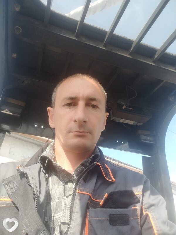 Холостяк, Тяжинский