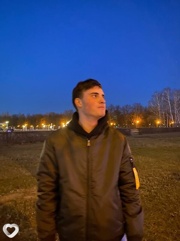 Илья, 21, Москве — анкета №636307