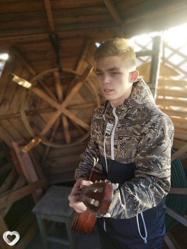 Илья, 23, Слуцке — анкета №638677
