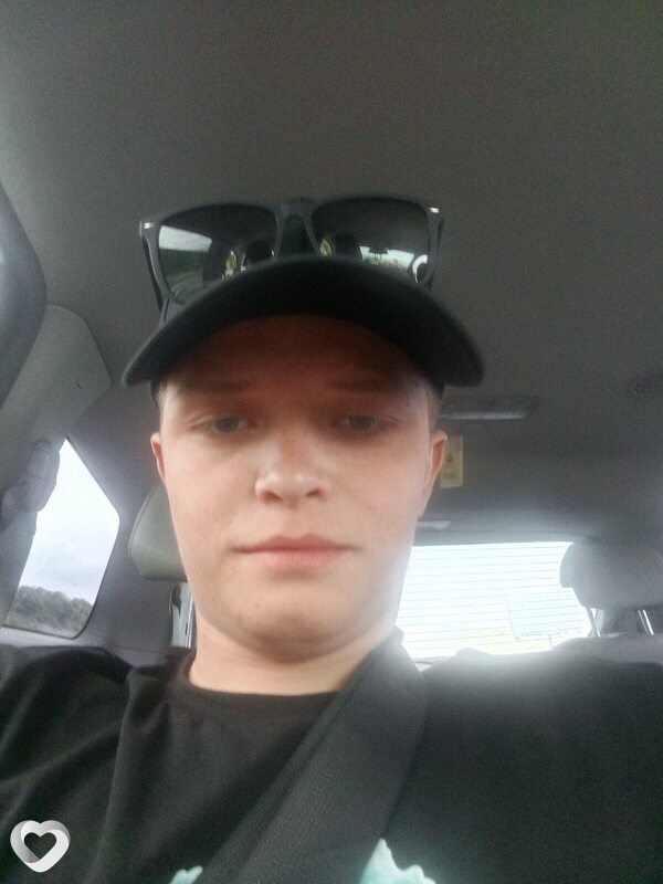 Артём, 22, Мурманске — анкета №643046