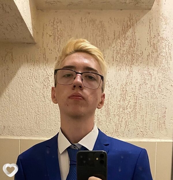 Михаил, 24, Саратове — анкета №643282