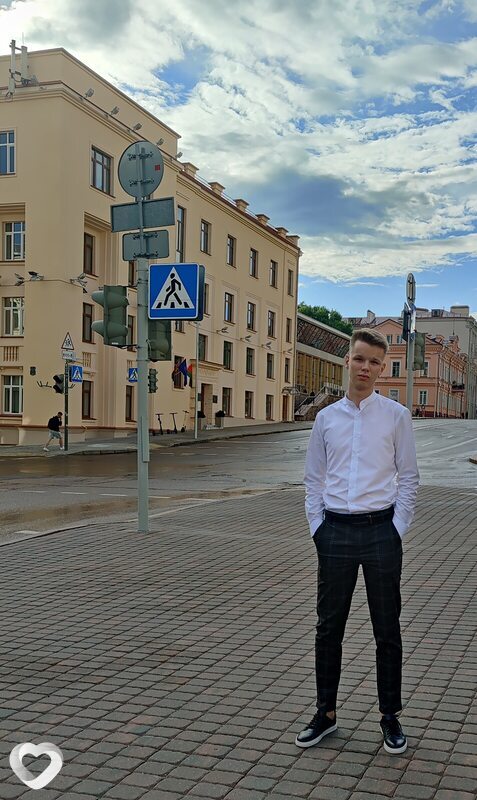 Иван, 21, Солигорске — анкета №645460