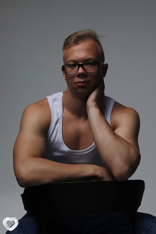 Максим, 22, Донецке — анкета №647694