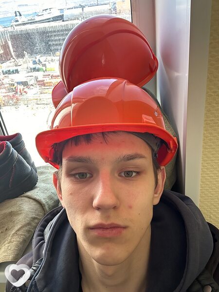 Максим, 21, Москве — анкета №654181