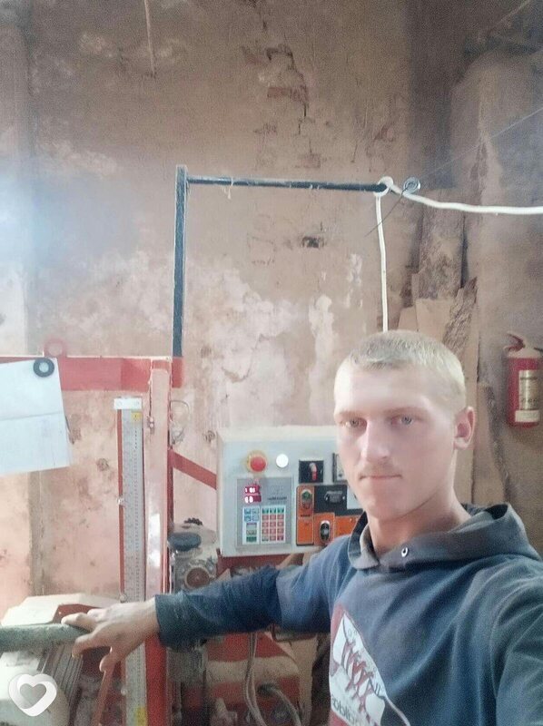 Виталий, 21, Солигорске — анкета №654293