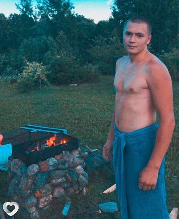 Артем, 25, Краснодаре — анкета №662610