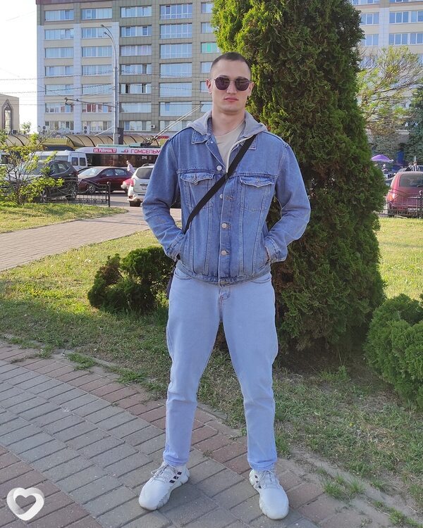 Денис, Корма