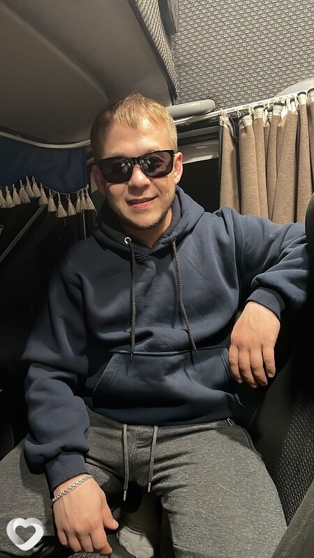 Олег, 30, Москве — анкета №667343