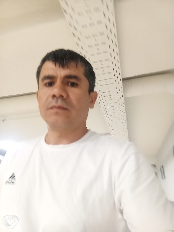 Ваня, 26, Сочи — анкета №673307