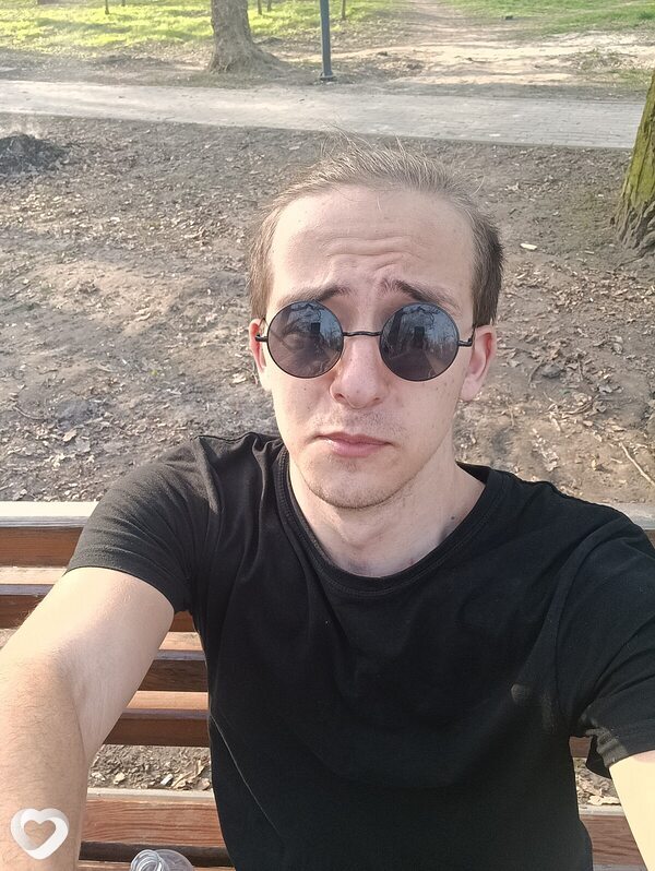 Максим, 24, Курчатове — анкета №675982