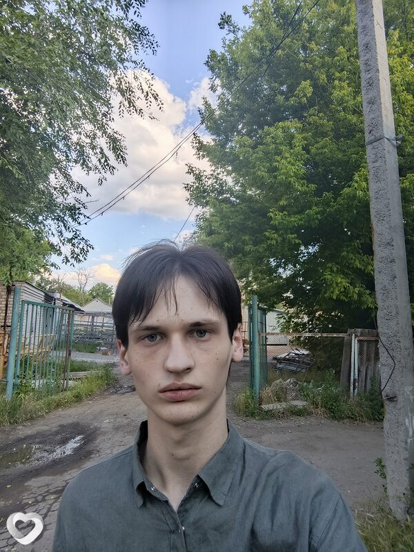Виктор, 21, Луганске — анкета №677287