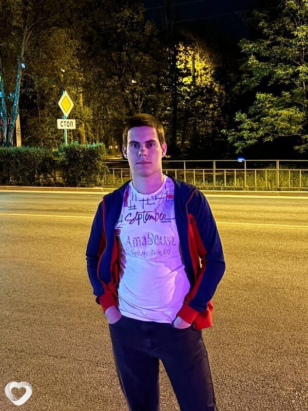 Влад, 22, Волжском — анкета №681085