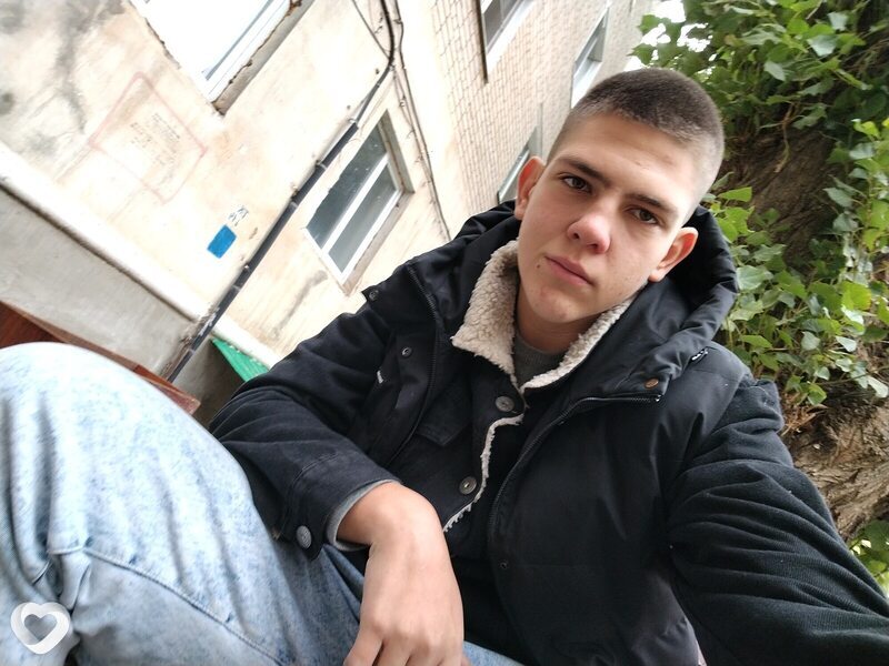 Данил, 19, Волгограде — анкета №681675