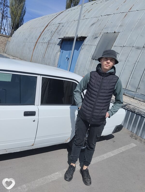 Максим, 21, Новочеркасске — анкета №681626