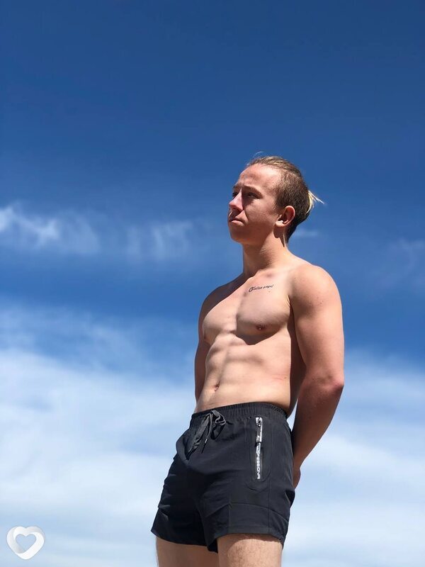 Арсений, 21, Калининграде — анкета №683956