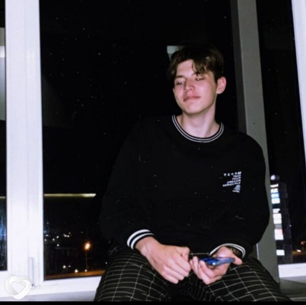 Дмитрий, 21, Барнауле — анкета №684314