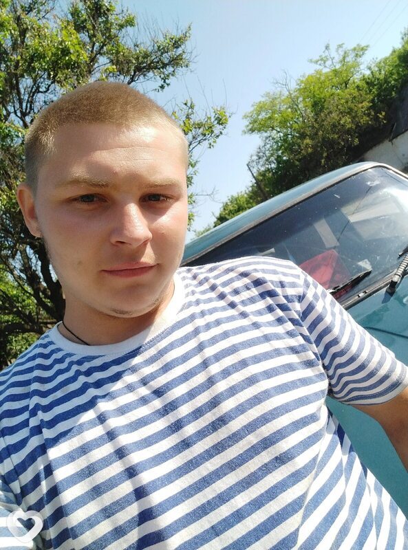 Сергей, 27, Снежном — анкета №685825
