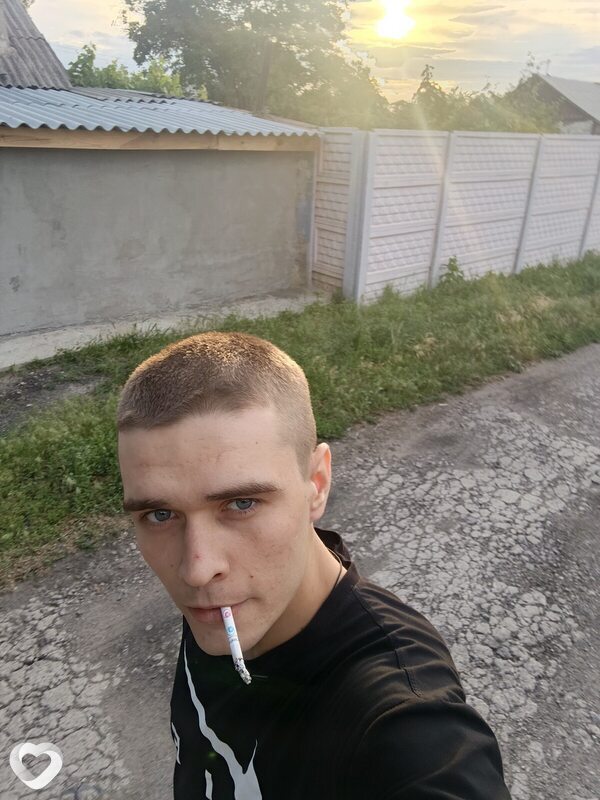 Денис, 23, Макеевке — анкета №687741