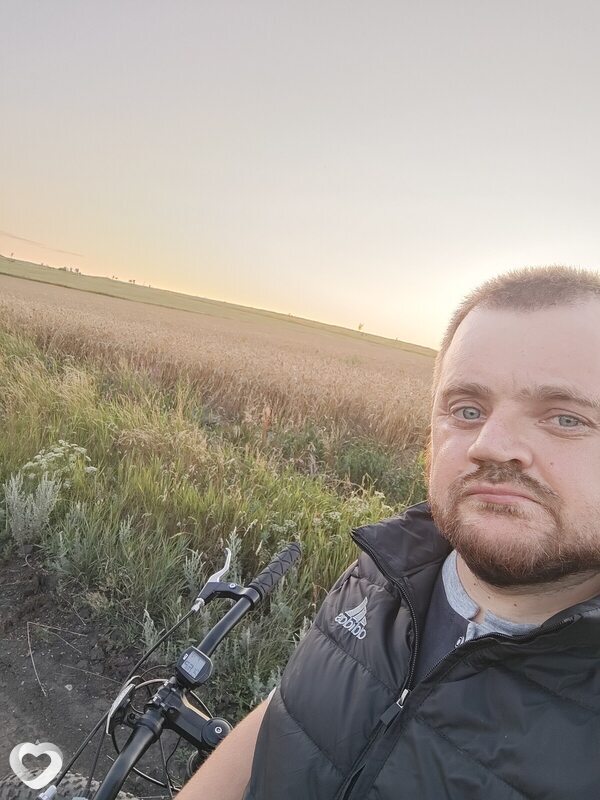 Денис, Калининск