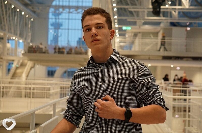 Максим, 21, Москве — анкета №690226