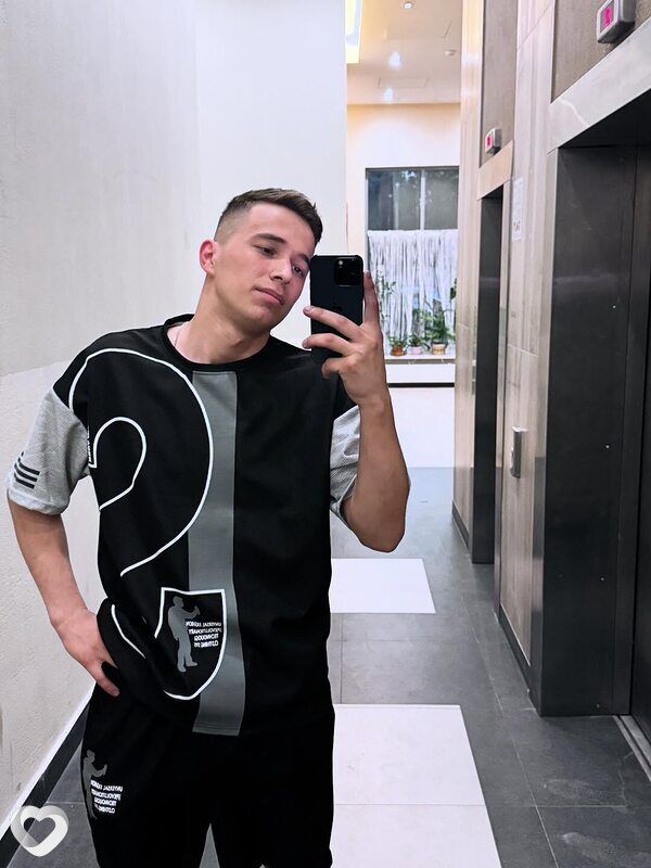 Анатолий, 24, Москве — анкета №691766