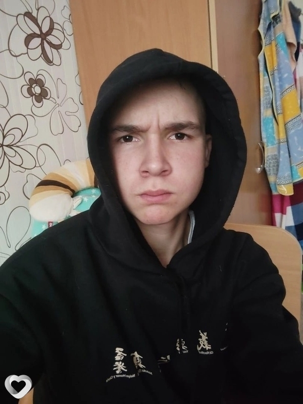 Артём, 23, Светлогорске — анкета №692332