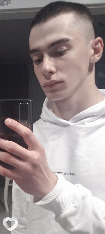 Дени, 23, Москве — анкета №693936