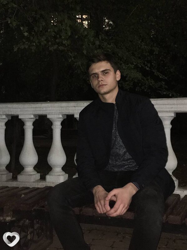 Максим, 26, Новошахтинске — анкета №698634