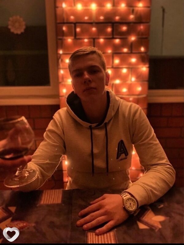 Даня, 24, Москве — анкета №698732