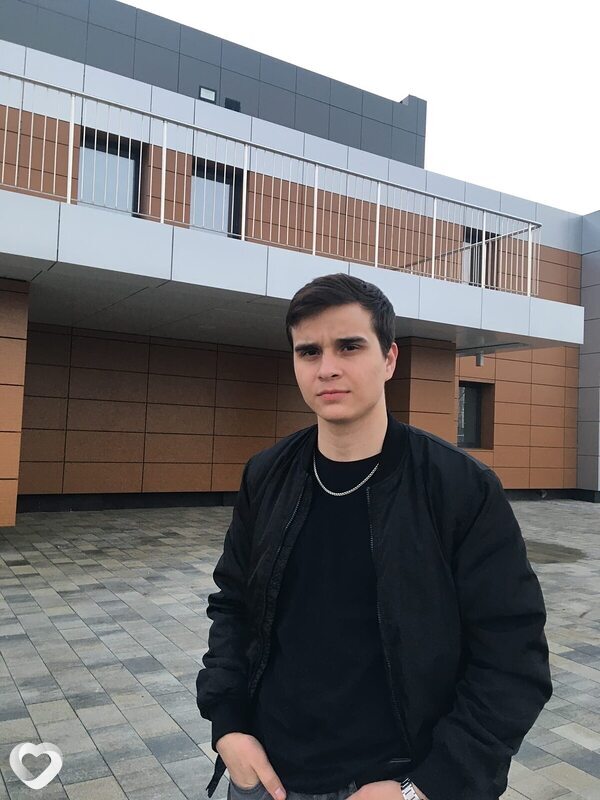 Артем, 25, Москве — анкета №701235