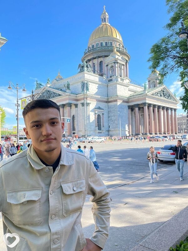 Максим, 21, Москве — анкета №702101