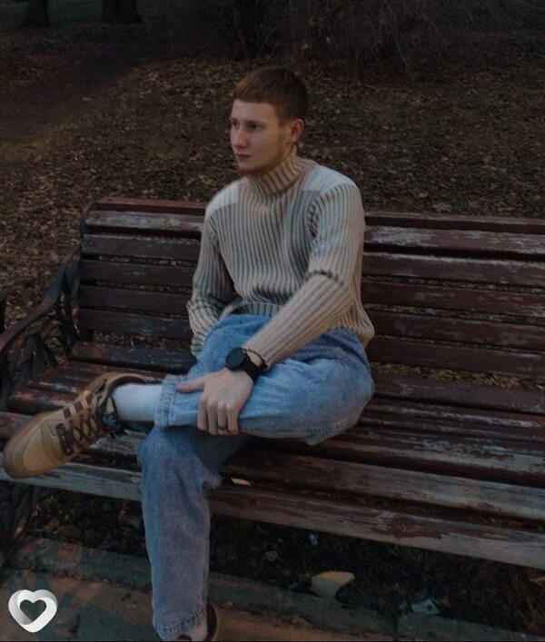 Артем, 23, Новомосковске — анкета №702471