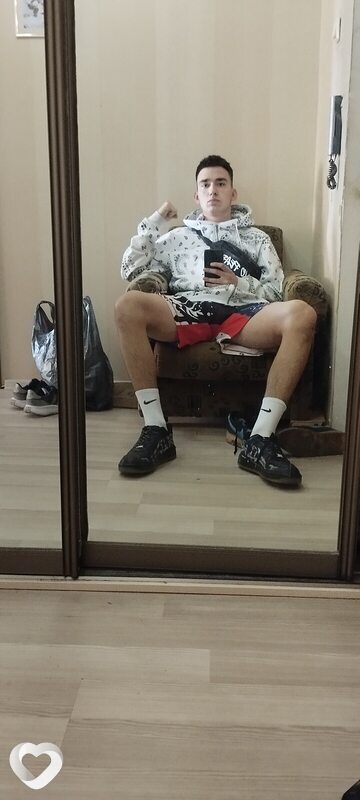 Артём, 21, Минске — анкета №708692