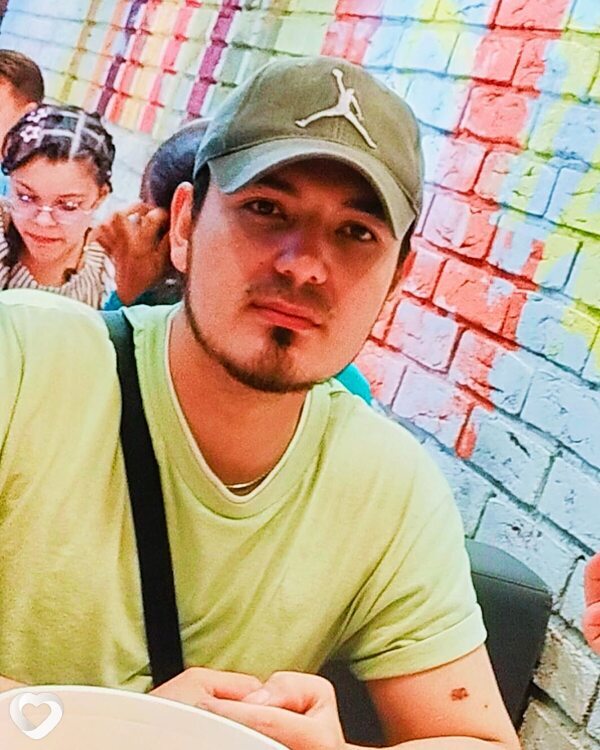 Шахбоз, 29, Гатчине — анкета №709099