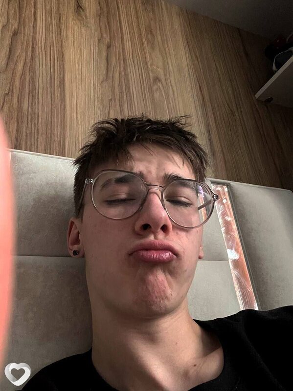 Александр, 21, Екатеринбурге — анкета №711156