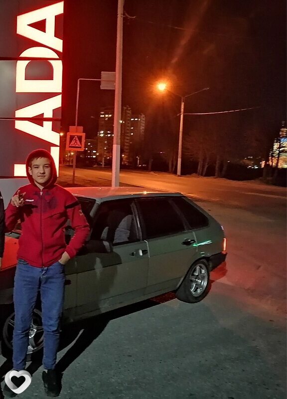 Артур, 21, Москве — анкета №711864