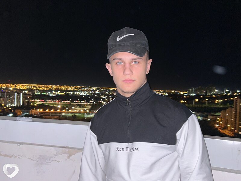 Кирилл, 21, Москве — анкета №712361