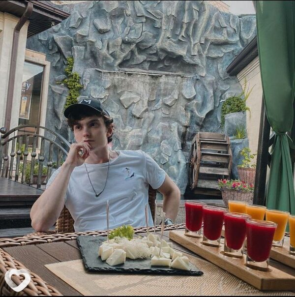 Макс, 23, Санкт-Петербурге — анкета №715673