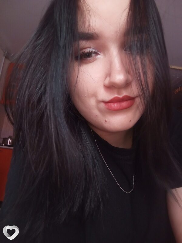 Карина, 20, Томске — анкета №720006