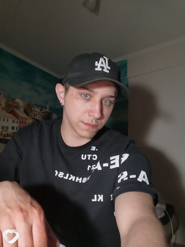 Артем, 23, Калуге — анкета №723750