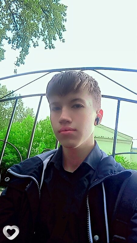 Максим, 21, Москве — анкета №725179