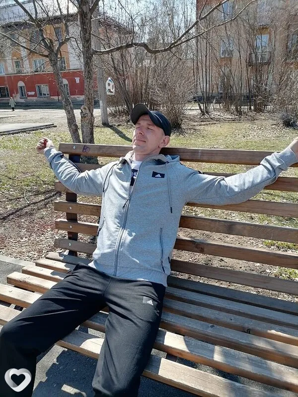 Олег, 33, Бийске — анкета №727778