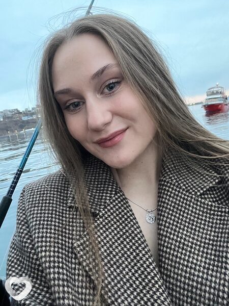 Ксения, 21, Уссурийске — анкета №728849